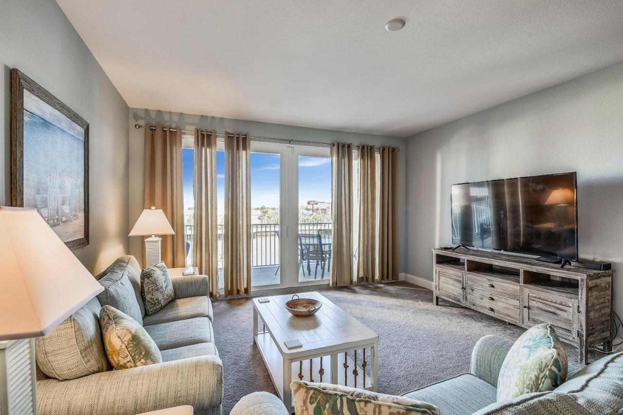 Laketown Wharf #226 By Book That Holiday home